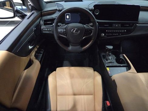 New 2025 Lexus ES 350 Ultra Luxury image 4