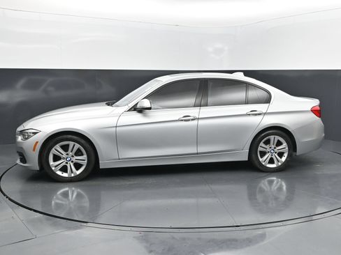 Used 2017 BMW 330i Sedan RWD image 2