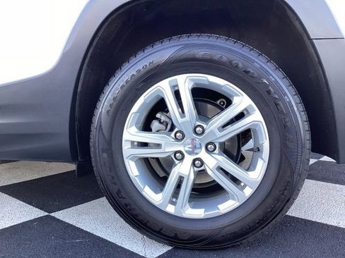 Used 2024 GMC Terrain SLE image 10