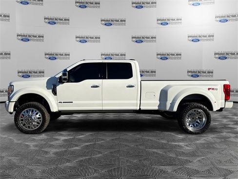 Used 2022 Ford F450 Platinum w/ FX4 Off-Road Package image 2