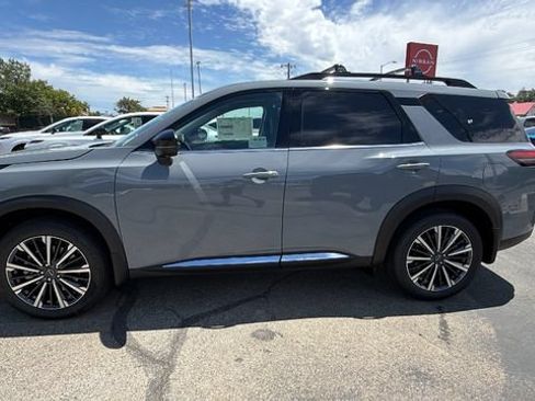 New 2026 Nissan Pathfinder Platinum AWD/4WD image 7
