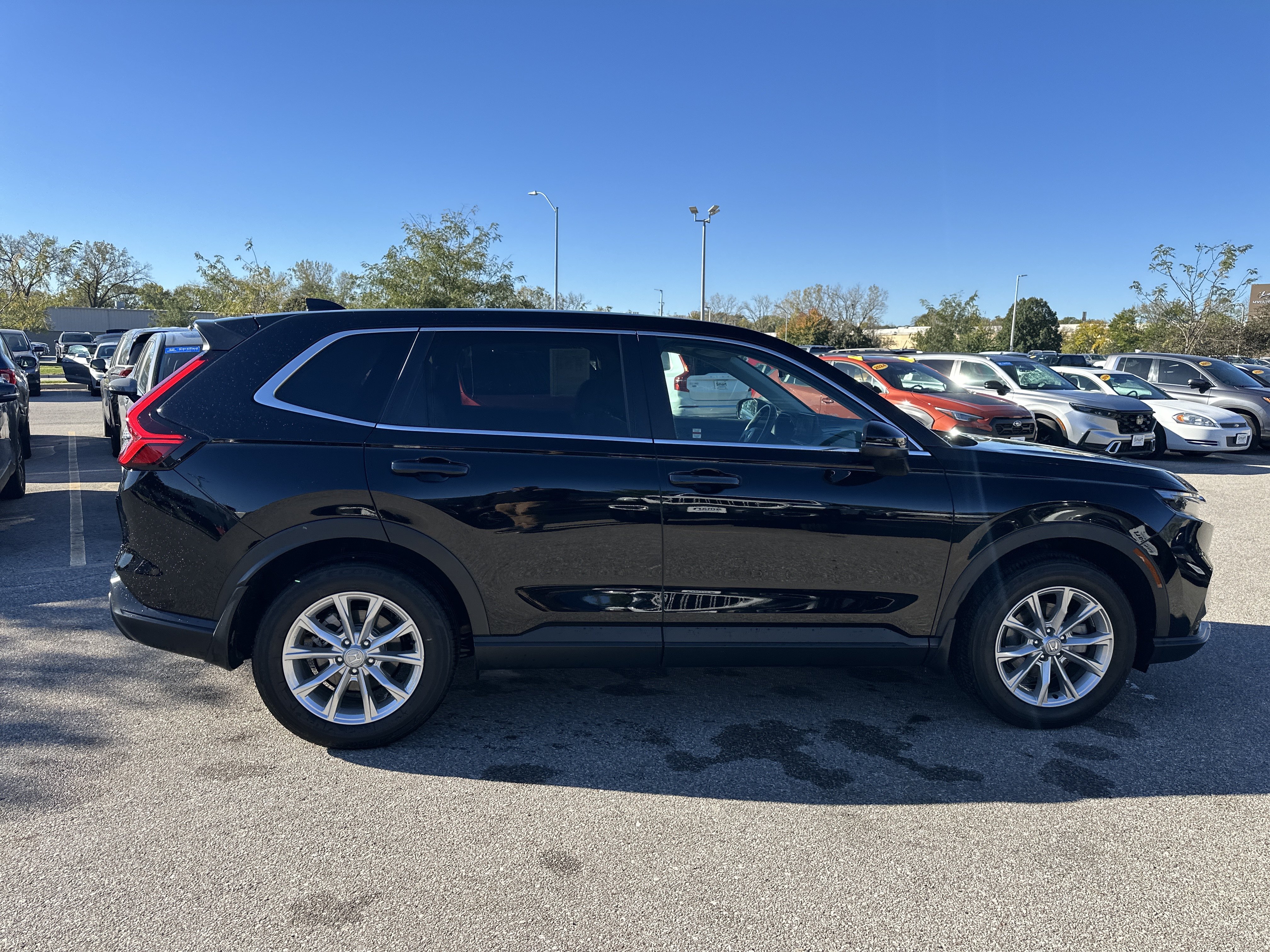 Used 2024 Honda CR-V EX-L image 3