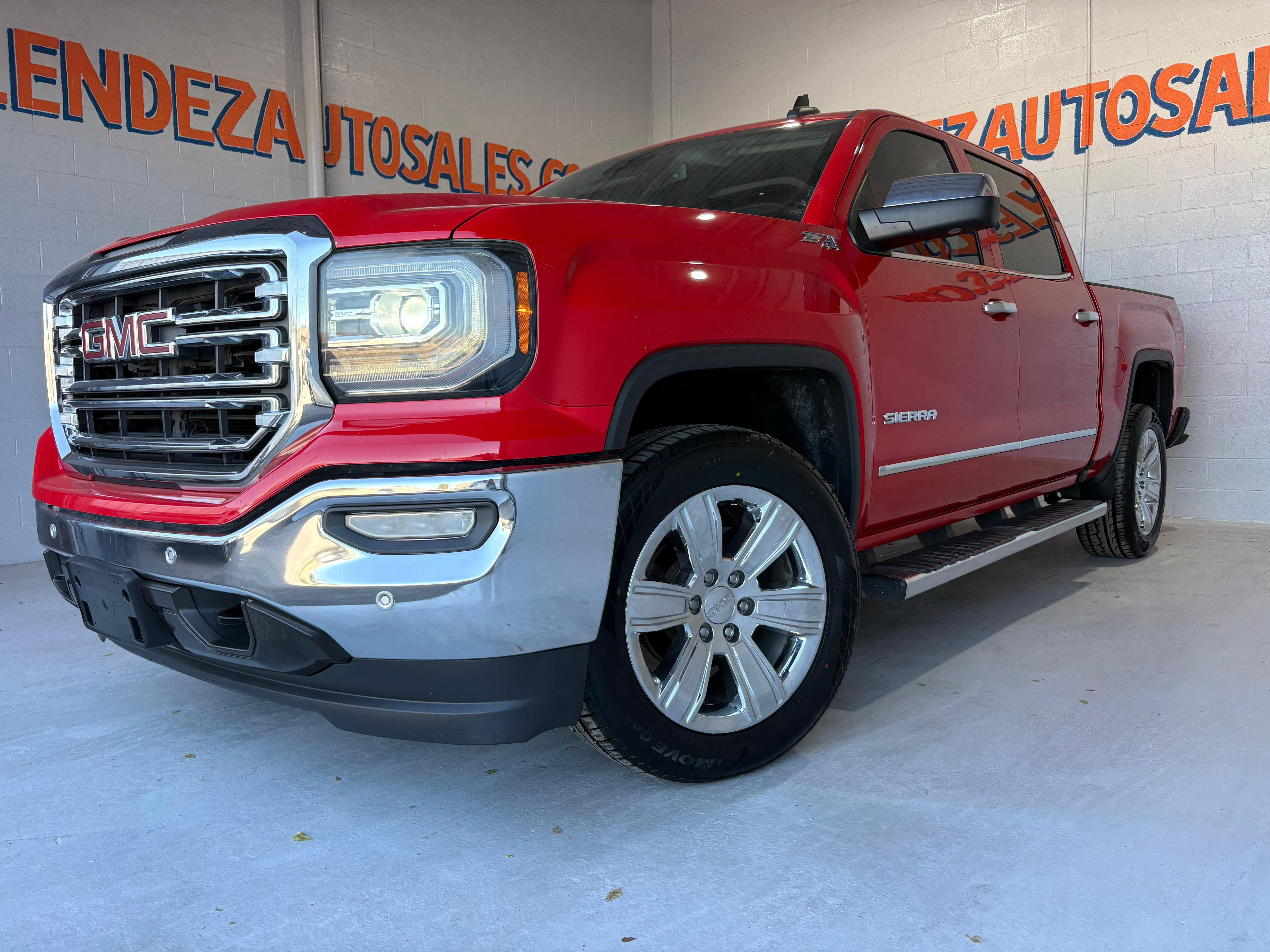 Used 2018 GMC Sierra 1500 SLT AWD/4WD image 1