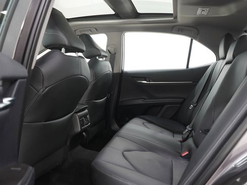 Used 2022 Toyota Camry XSE FWD image 18