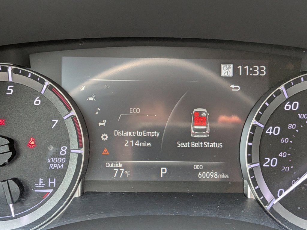 Used 2023 Toyota Highlander XLE FWD image 17