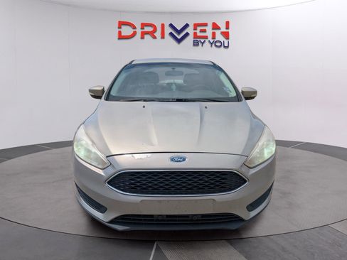 Used 2016 Ford Focus SE image 8