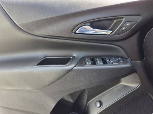 Used 2024 Chevrolet Equinox LT FWD image 31