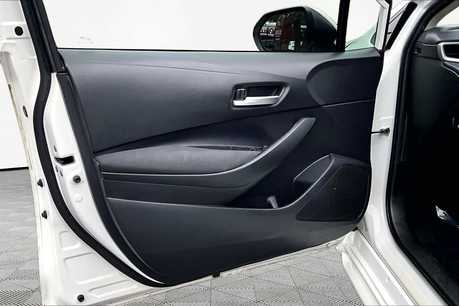Certified 2021 Toyota Corolla LE FWD image 22