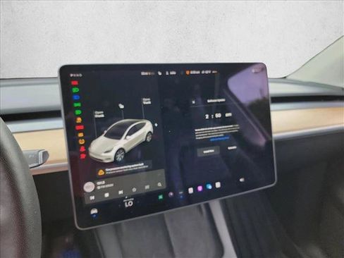 Used 2021 Tesla Model Y Long Range AWD/4WD image 20