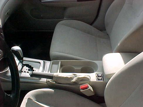 Used 2010 Subaru Impreza 2.5i Premium image 14