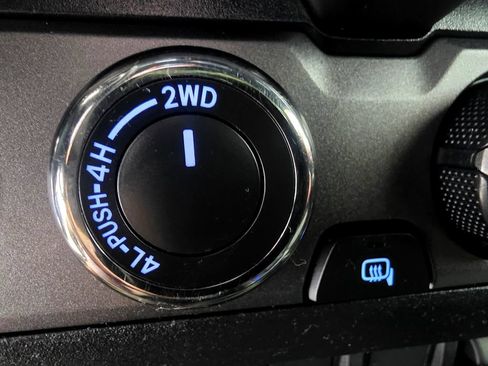 Used 2020 Toyota Tacoma TRD Sport AWD/4WD image 37