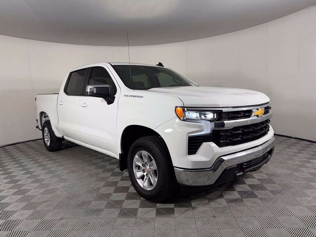 Used 2025 Chevrolet Silverado 1500 LT RWD image 4