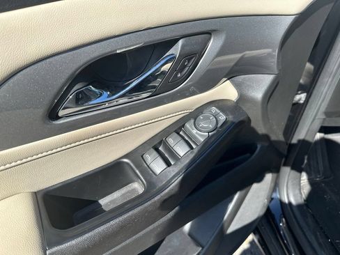 Used 2023 Chevrolet Traverse LS w/ Midnight/Sport Edition FWD image 12