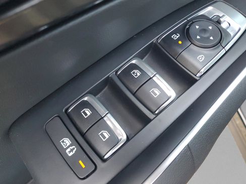 Certified 2025 Kia Sorento EX w/ Panoramic Sunroof Package FWD image 14