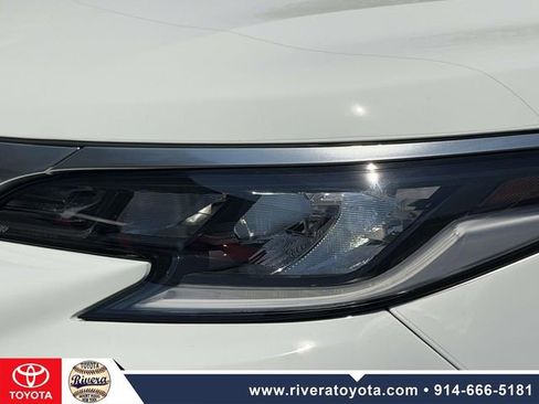 Used 2023 Toyota Sienna XSE w/ XSE Plus Package AWD/4WD image 9