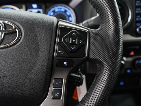 Used 2022 Toyota Tacoma SR5 AWD/4WD image 27