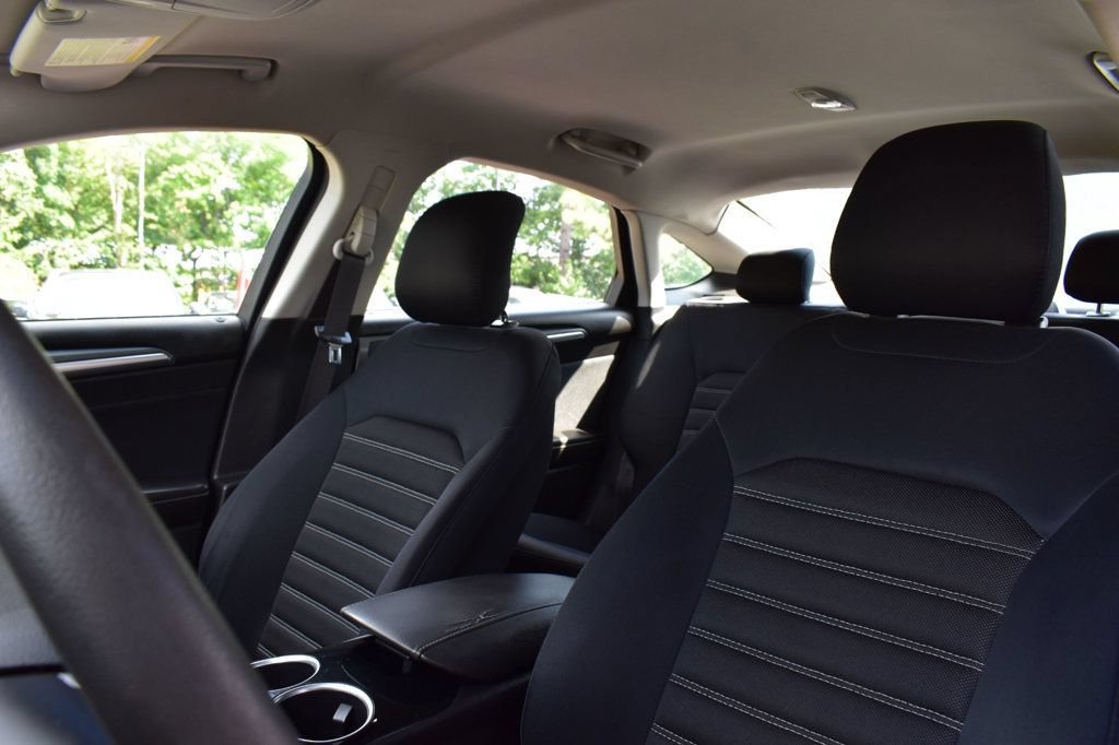 Used 2013 Ford Fusion SE FWD image 13