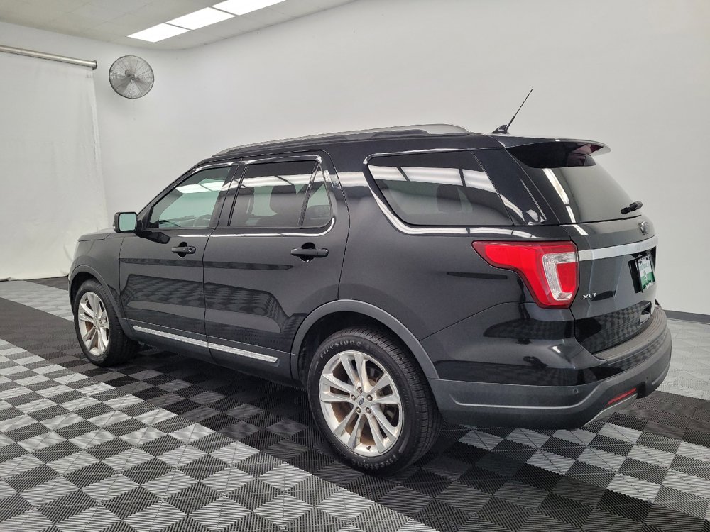 Used 2019 Ford Explorer XLT w/ Equipment Group 202A FWD image 3