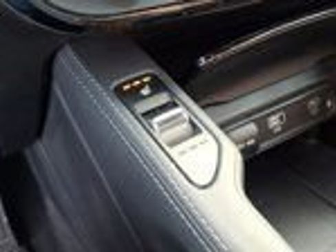 Used 2023 Kia Telluride EX w/ EX Captain's Chair Package image 23