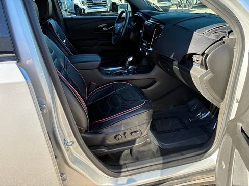 Used 2022 Chevrolet Traverse RS AWD/4WD image 17
