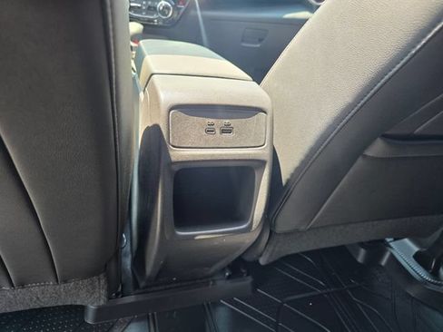Used 2025 Chevrolet Trax RS w/ Sunroof Package FWD image 28