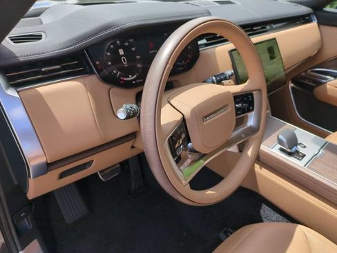 New 2026 Land Rover Range Rover Long Wheelbase SE AWD/4WD image 7