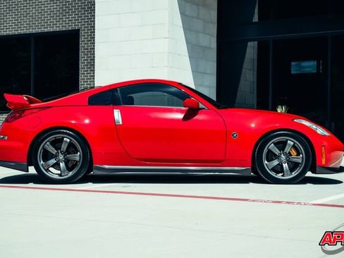 Used 2008 Nissan 350Z NISMO RWD image 12