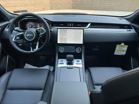Used 2025 Jaguar F-PACE R-Dynamic S image 8
