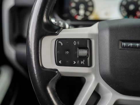 Used 2022 Land Rover Defender 110 SE image 25