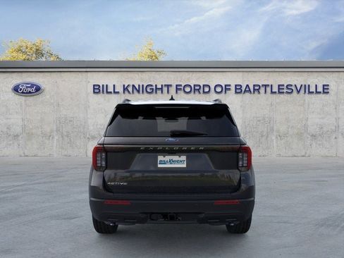 New 2026 Ford Explorer Active RWD image 6