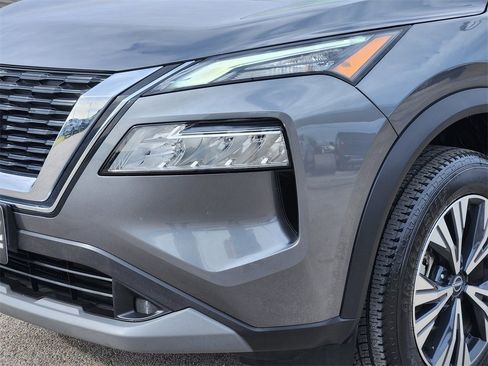 Used 2023 Nissan Rogue SV w/ SV Premium B Package image 9