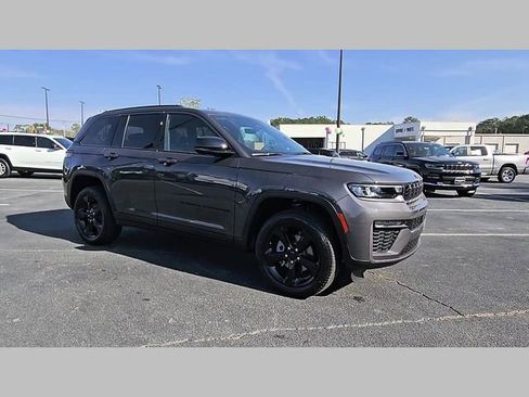 New 2026 Jeep Grand Cherokee Limited w/ Limited Altitude Package image 16