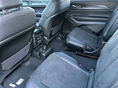 New 2025 Jeep Grand Cherokee L Altitude image 14