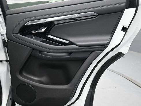 Used 2023 Land Rover Range Rover Evoque R-Dynamic SE image 22