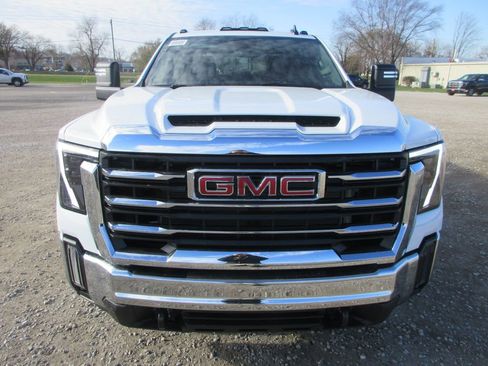 New 2026 GMC Sierra 2500 SLE w/ SLE Value Package; image 12