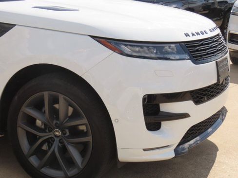 Used 2025 Land Rover Range Rover Sport Dynamic SE AWD/4WD image 5