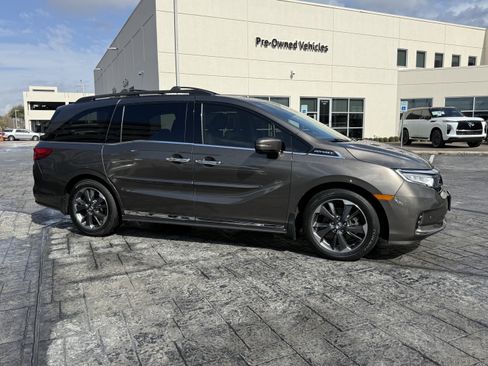 Used 2023 Honda Odyssey Elite image 8