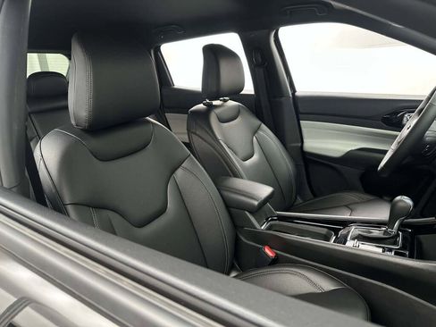 New 2026 Jeep Compass Limited image 18