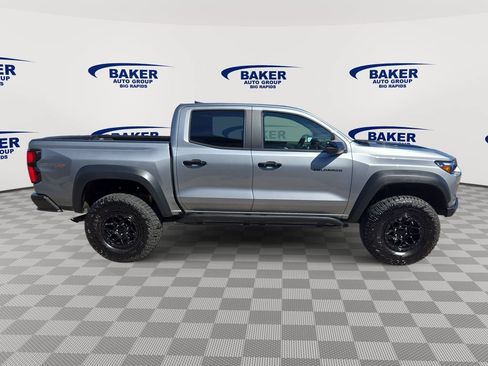 Used 2025 Chevrolet Colorado ZR2 w/ ZR2 Bison Edition AWD/4WD image 2