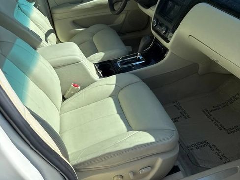 Used 2008 Cadillac DTS FWD image 6