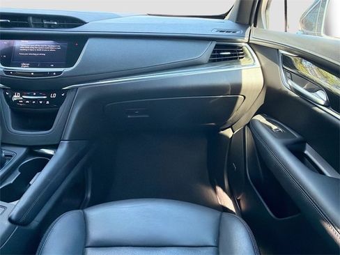 Used 2020 Cadillac XT5 Premium Luxury image 18