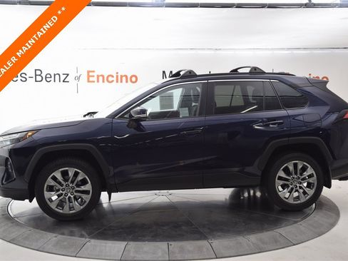 Used 2022 Toyota RAV4 XLE Premium image 3