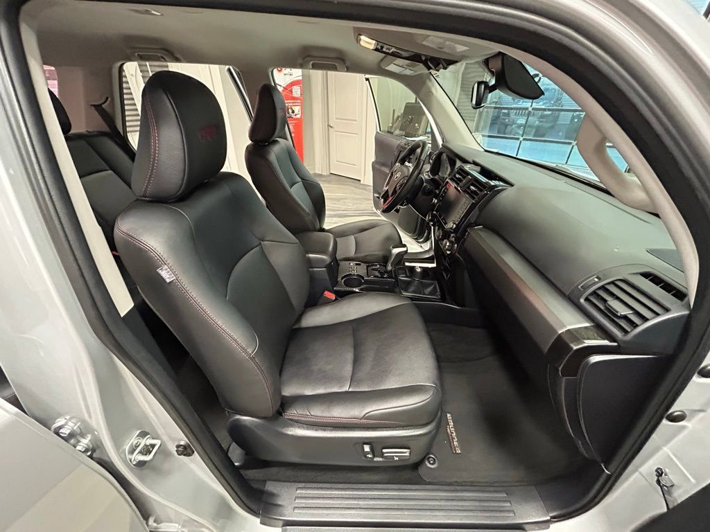 Used 2024 Toyota 4Runner TRD Off-Road Premium AWD/4WD image 40