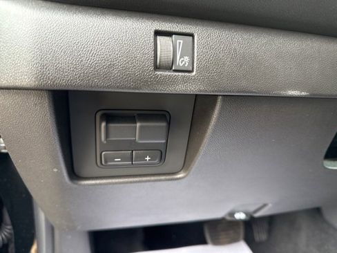 Used 2025 Chevrolet Colorado Trail Boss image 29