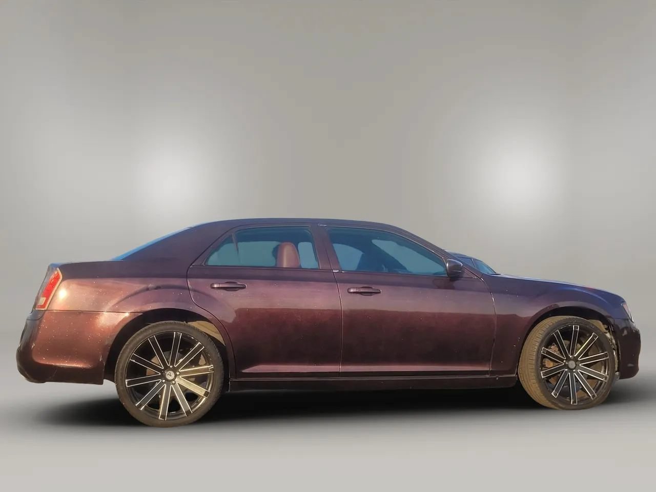 Used 2013 Chrysler 300 S RWD image 4