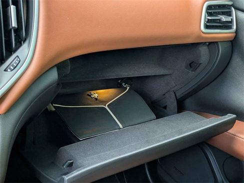 Used 2016 Maserati Ghibli S image 22