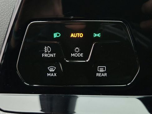 Used 2022 Volkswagen GTI SE FWD image 18