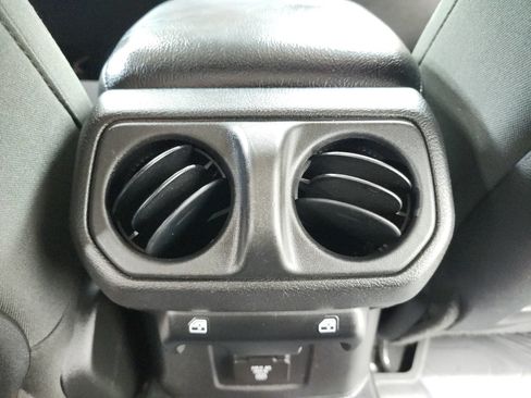 Used 2021 Jeep Gladiator Rubicon AWD/4WD image 37