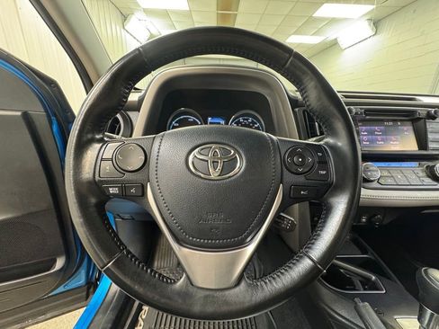 Used 2018 Toyota RAV4 XLE AWD/4WD image 34