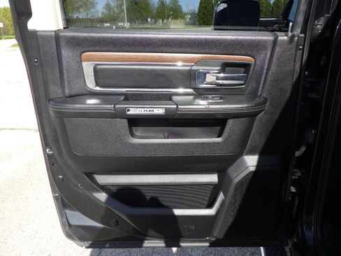 Used 2017 RAM 1500 Laramie w/ Convenience Group AWD/4WD image 11